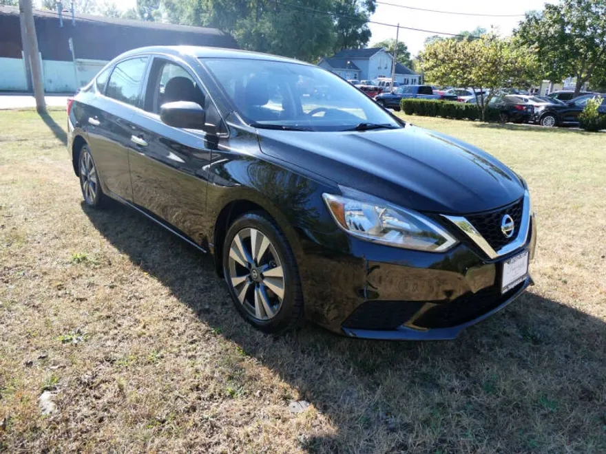 2019 Nissan Sentra SV photo 1