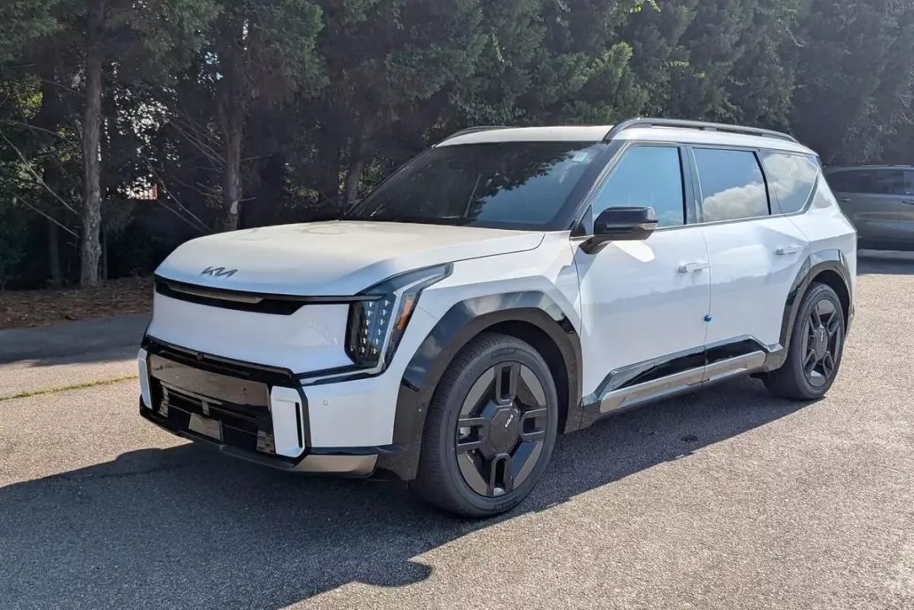 2026 Kia EV9 GT-Line photo 1