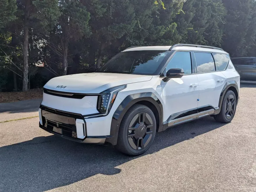 2026 Kia EV9 GT-Line photo 1