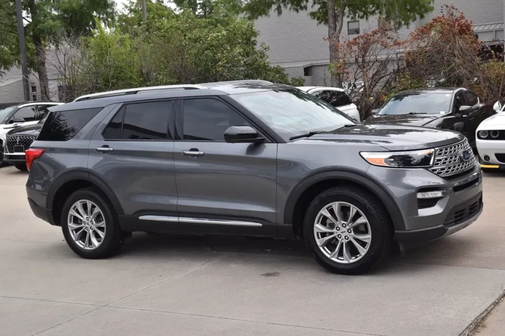2022 Ford Explorer Limited photo 1