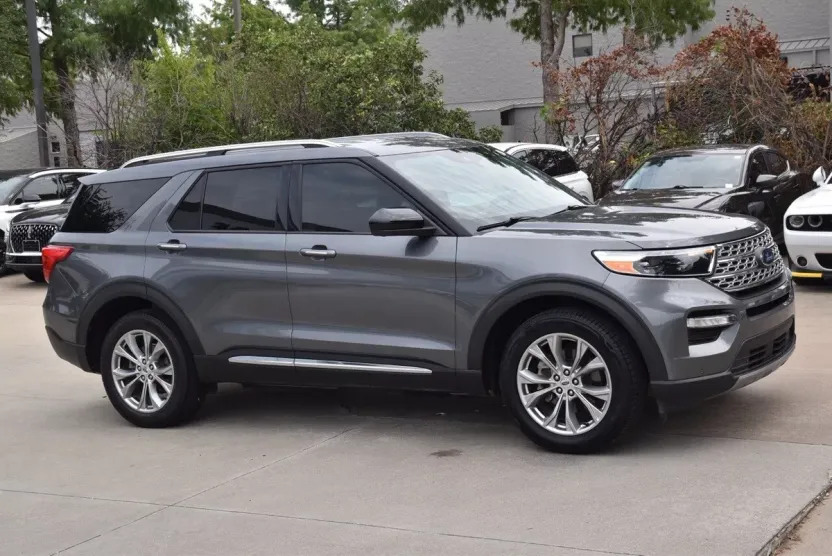 2022 Ford Explorer Limited photo 1