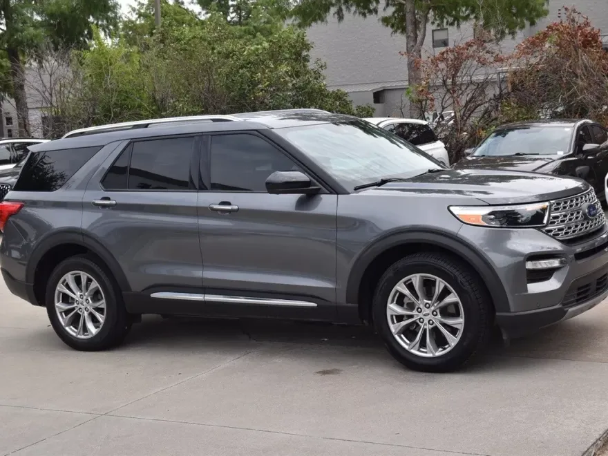 2022 Ford Explorer Limited photo 1