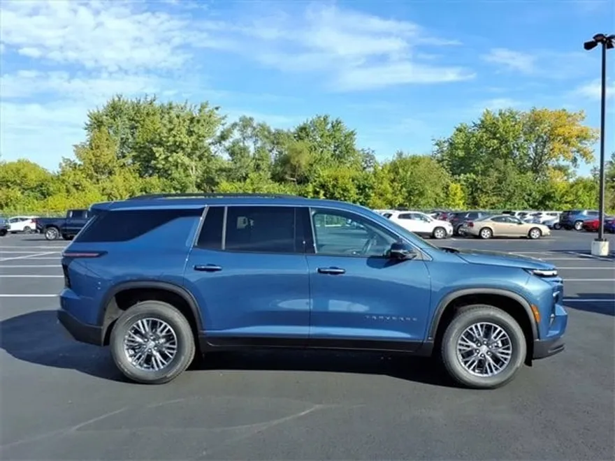 2026 Chevrolet Traverse photo 1