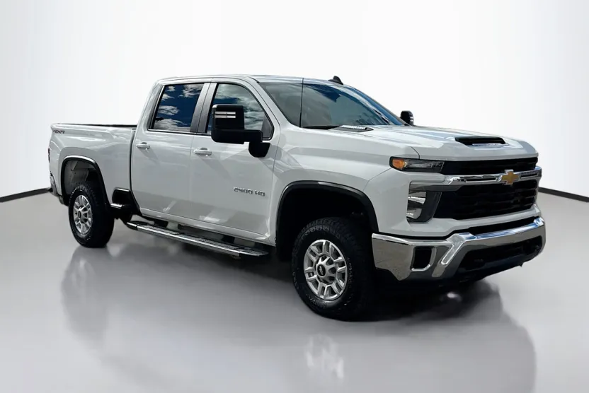 2024 Chevrolet Silverado 2500HD LT photo 1
