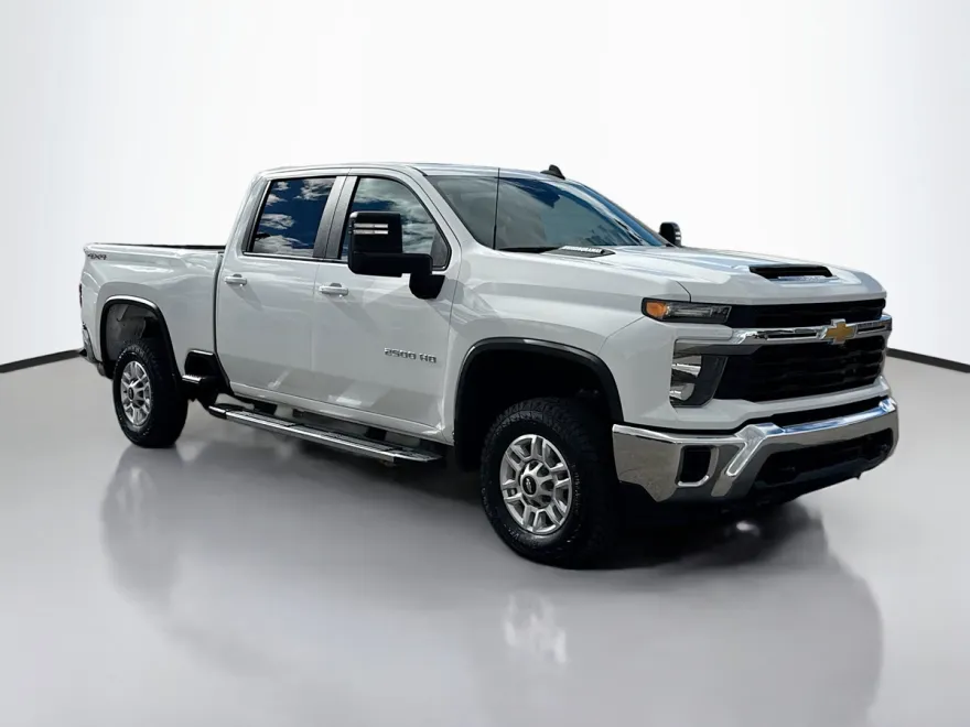 2024 Chevrolet Silverado 2500HD LT photo 1