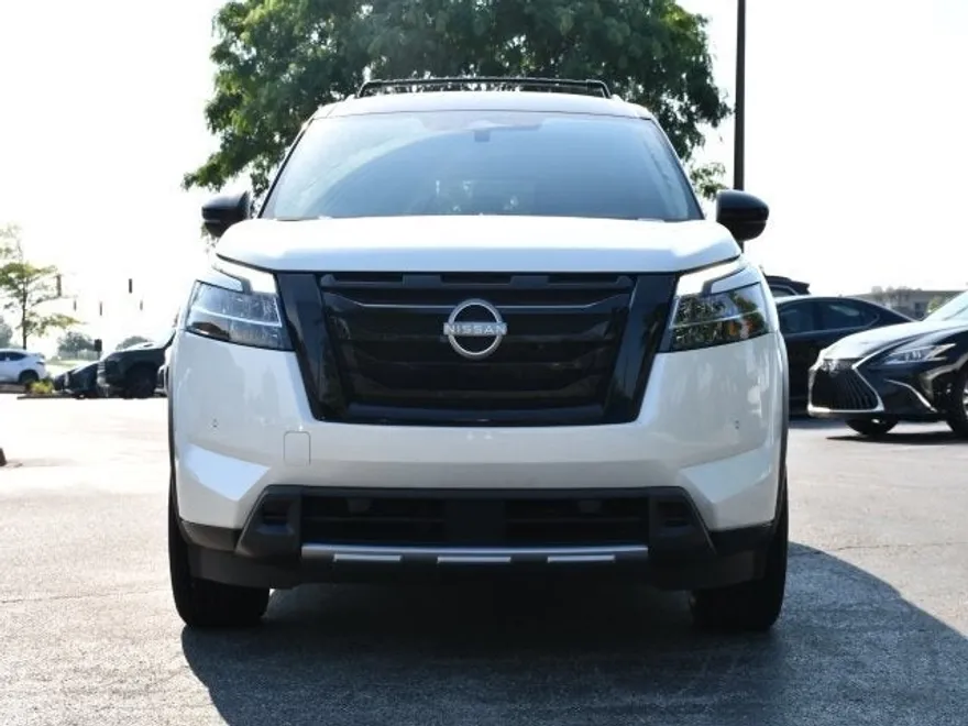 2024 Nissan Pathfinder SL photo 1