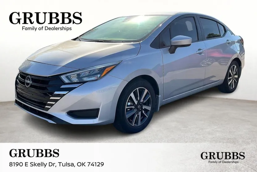 2025 Nissan Versa SV photo 1