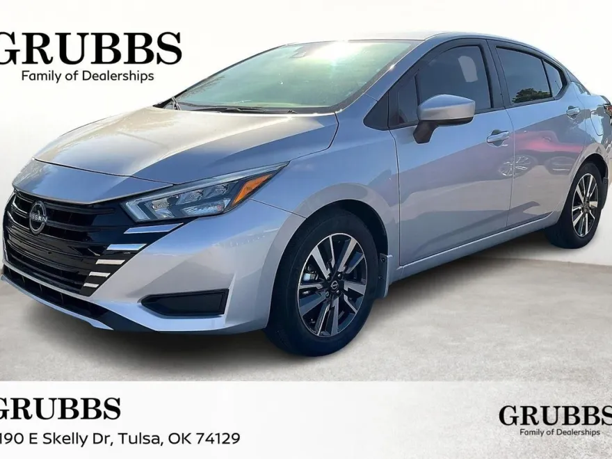 2025 Nissan Versa SV photo 1