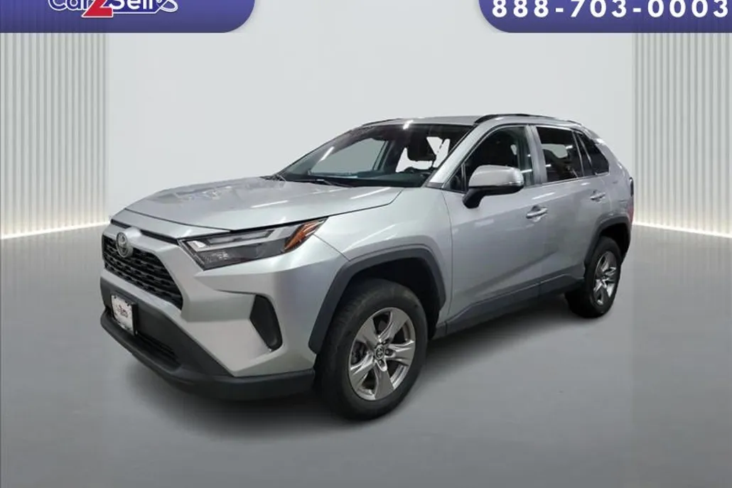 2022 Toyota RAV4 XLE photo 1