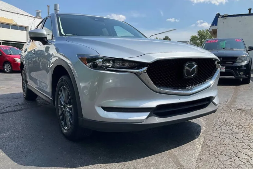 2019 Mazda CX-5 Touring photo 1