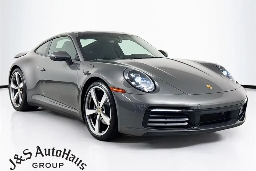 2023 Porsche 911 4 T photo 1