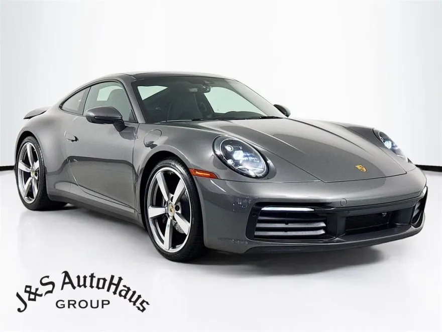 2023 Porsche 911 4 T photo 1