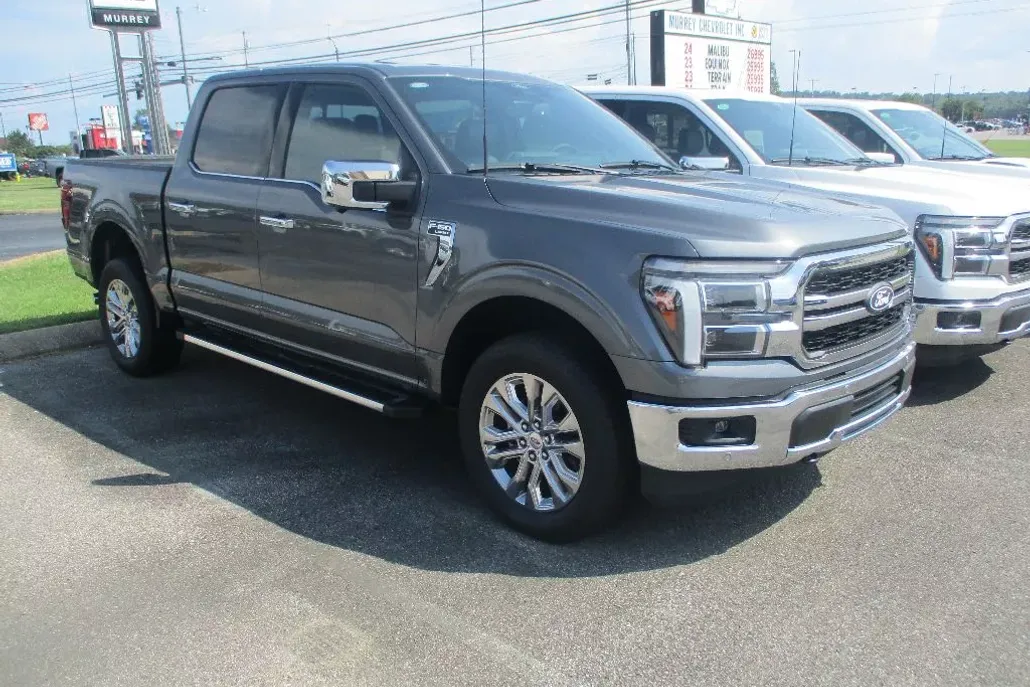 2025 Ford F-150 Lariat photo 1