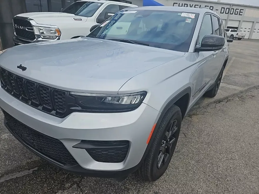 2024 Jeep Grand Cherokee Altitude photo 1