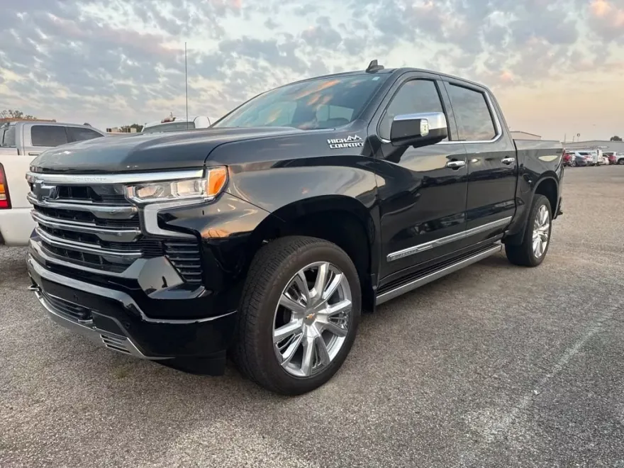 2024 Chevrolet Silverado 1500 High Country photo 1