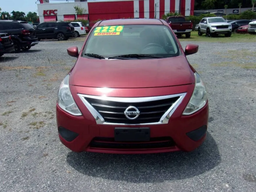2017 Nissan Versa 1.6 SV photo 1