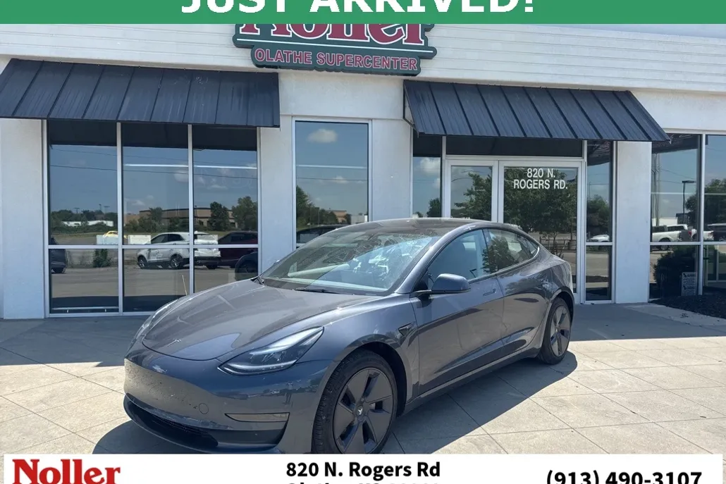 2023 Tesla Model 3 photo 1