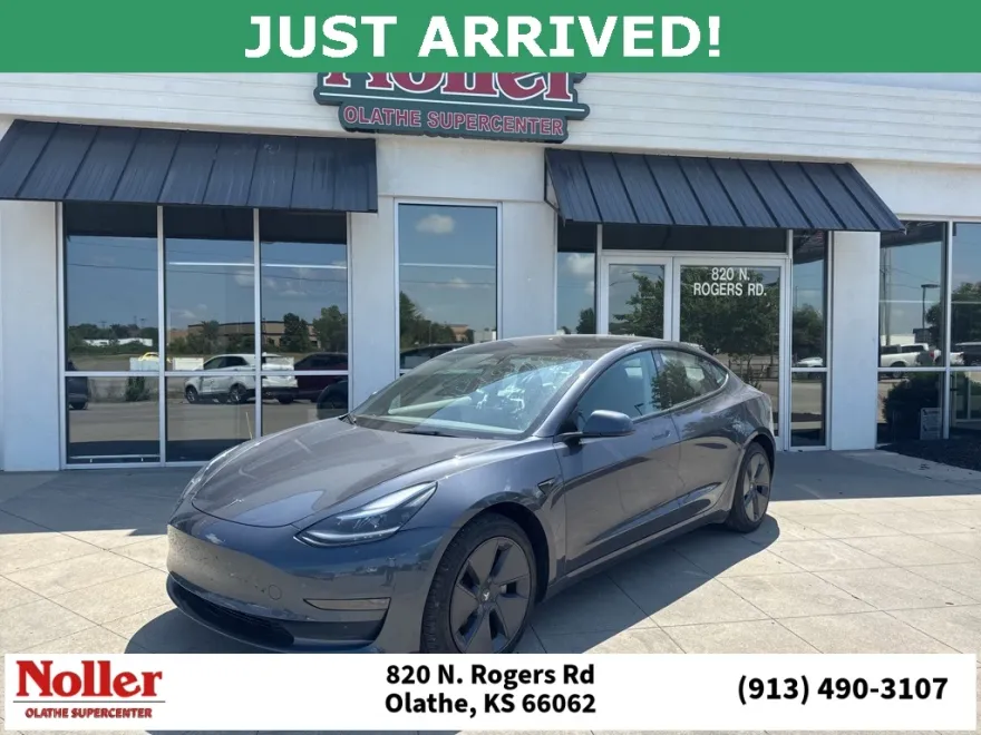 2023 Tesla Model 3 photo 1