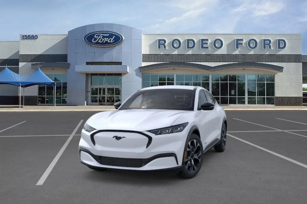 2025 Ford Mustang Mach-E Select photo 1