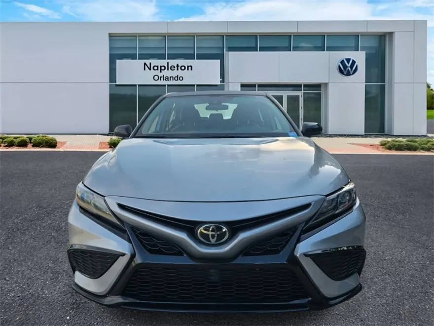 2023 Toyota Camry SE photo 1
