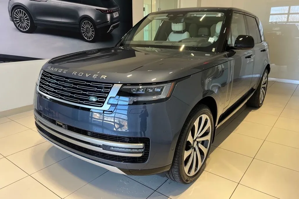 2025 Land Rover Range Rover SE photo 1