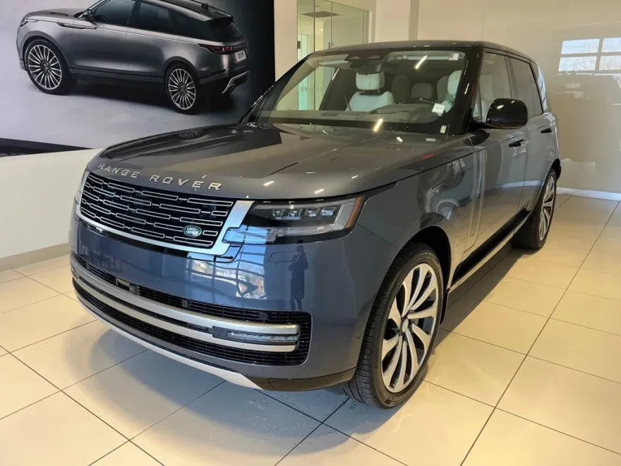2025 Land Rover Range Rover SE photo 1