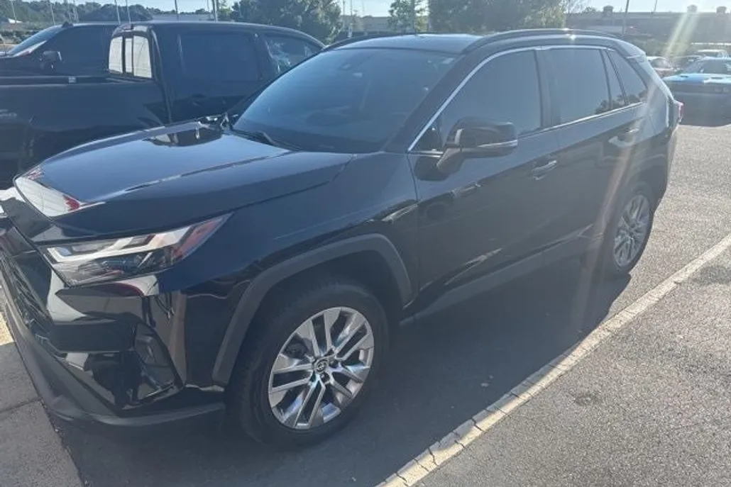 2023 Toyota RAV4 XLE Premium Sport photo 1