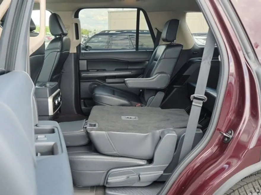 2024 Ford Expedition XLT photo 27
