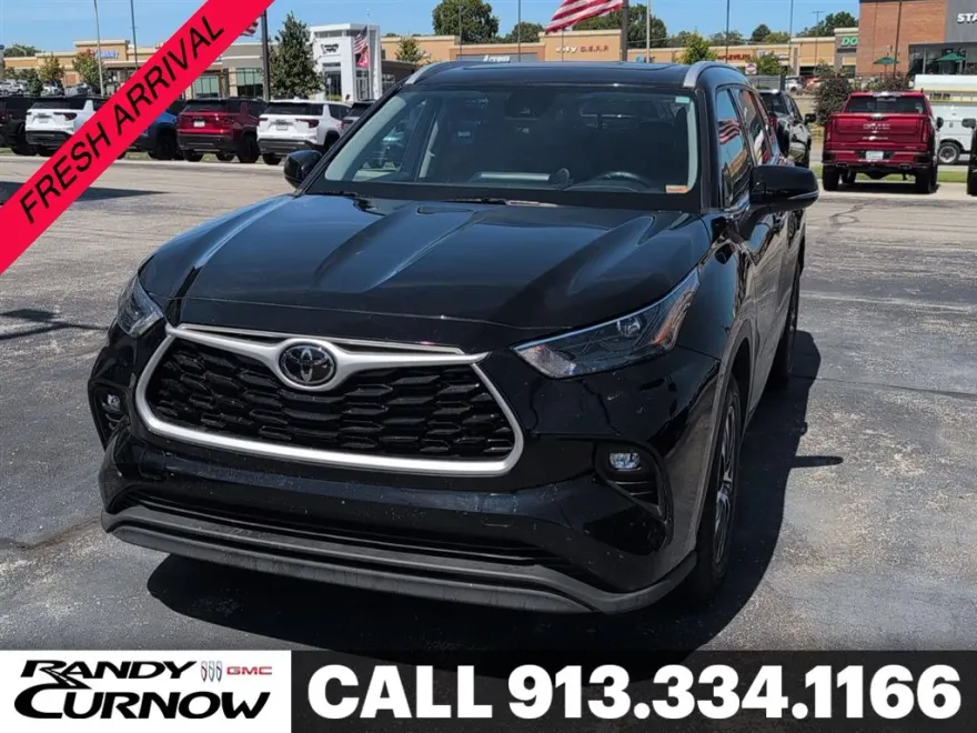2022 Toyota Highlander XLE photo 1