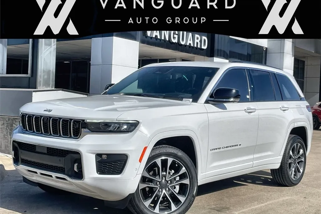 2023 Jeep Grand Cherokee Overland photo 1
