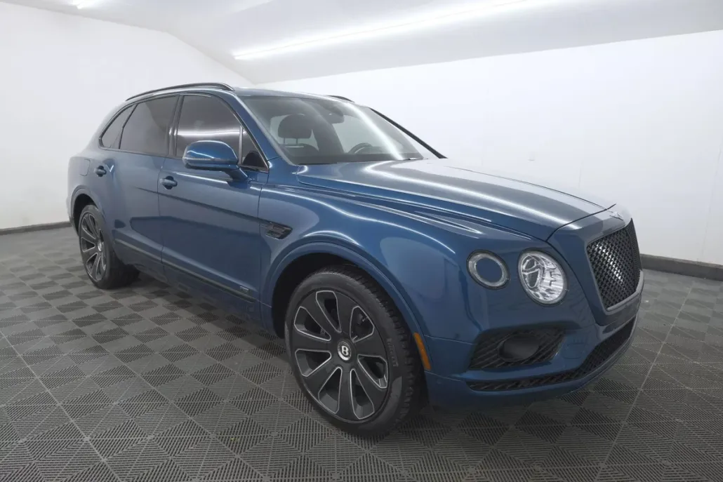 2020 Bentley Bentayga V8 photo 1