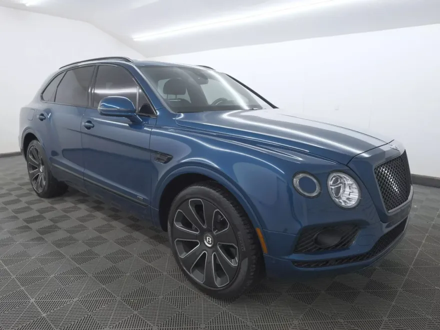 2020 Bentley Bentayga V8 photo 1