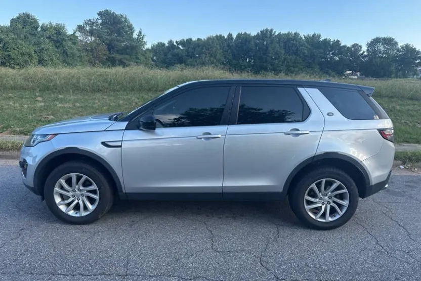 2016 Land Rover Discovery Sport HSE photo 1