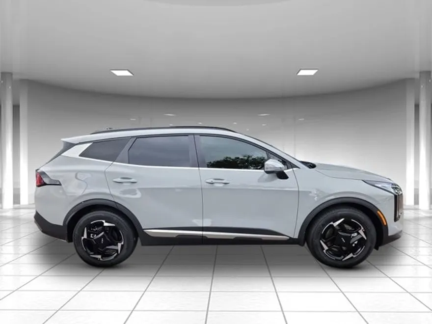 2026 Kia Sportage EX photo 1