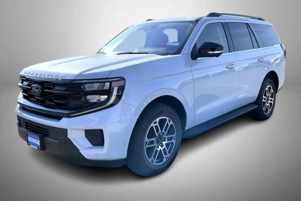 2025 Ford Expedition photo 1