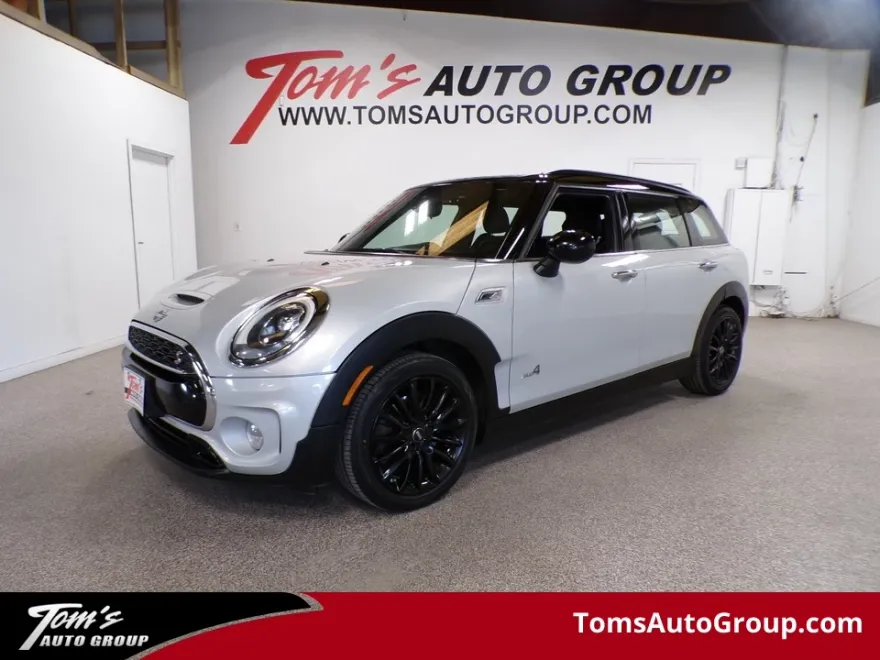 2019 Mini Clubman Base S ALL4 photo 1