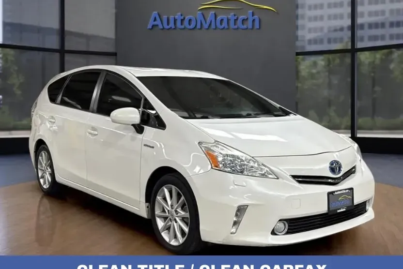 2013 Toyota Prius V Five photo 1