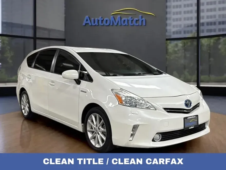 2013 Toyota Prius V Five photo 1