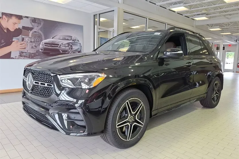 2025 Mercedes Benz GLE 450 4MATIC photo 1