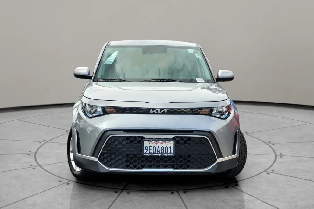 2023 Kia Soul LX photo 1