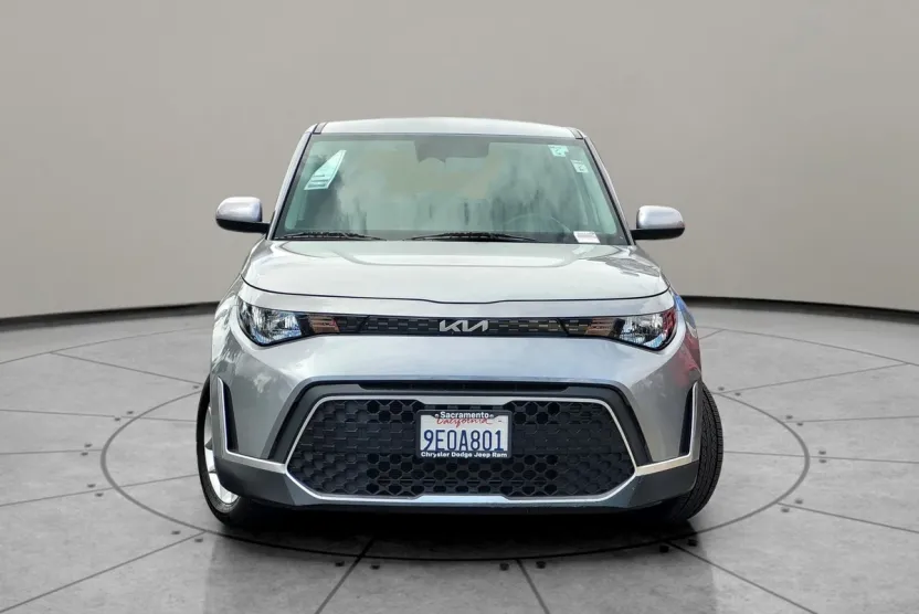 2023 Kia Soul LX photo 1