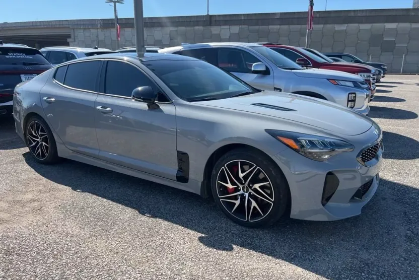 2023 Kia Stinger GT-Line photo 1