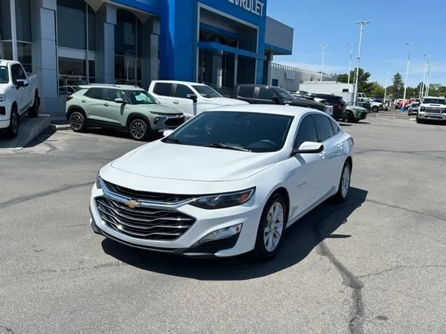 2022 Chevrolet Malibu 1LT photo 1