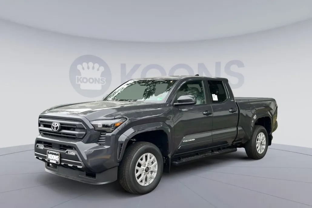 2025 Toyota Tacoma SR5 photo 1