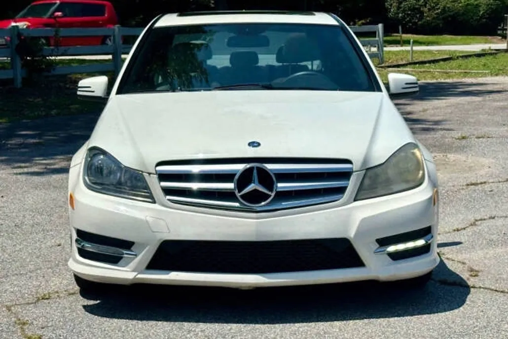 2012 Mercedes Benz C 250 Luxury photo 1