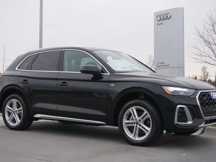 2025 Audi Q5 S line Premium Plus photo 1