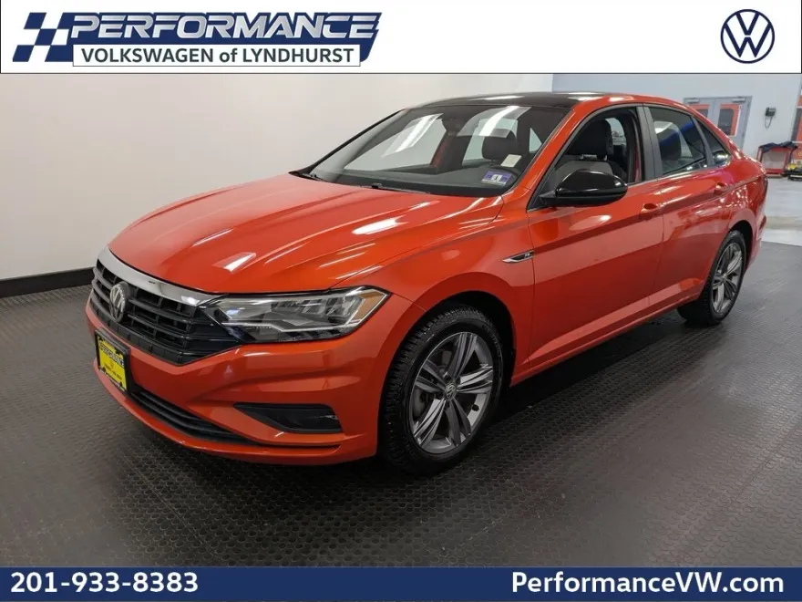 2019 Volkswagen Jetta R-Line photo 1