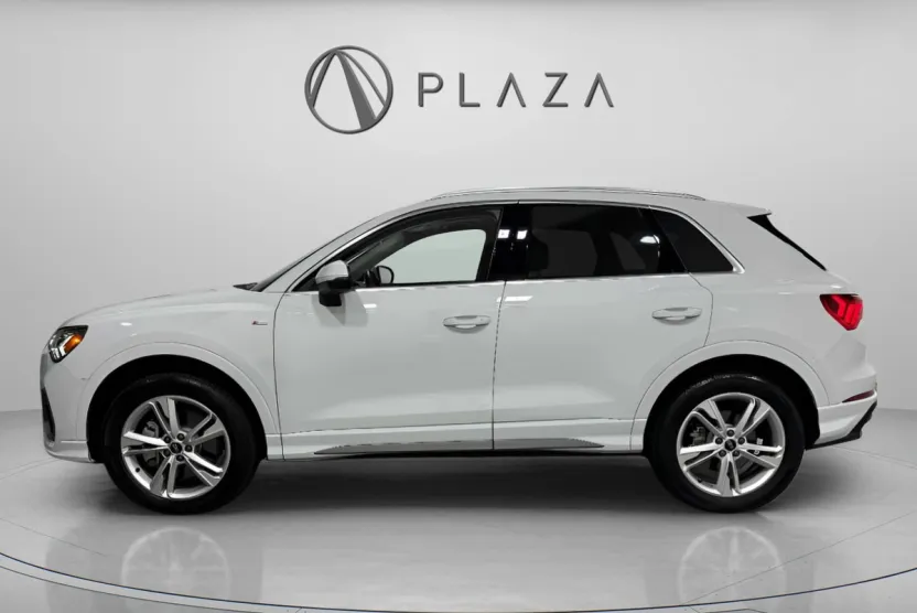 2023 Audi Q3 S line Premium Plus photo 1