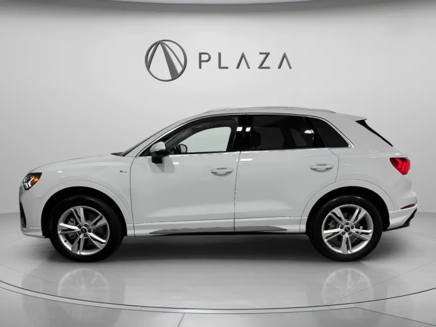 2023 Audi Q3 S line Premium Plus photo 1