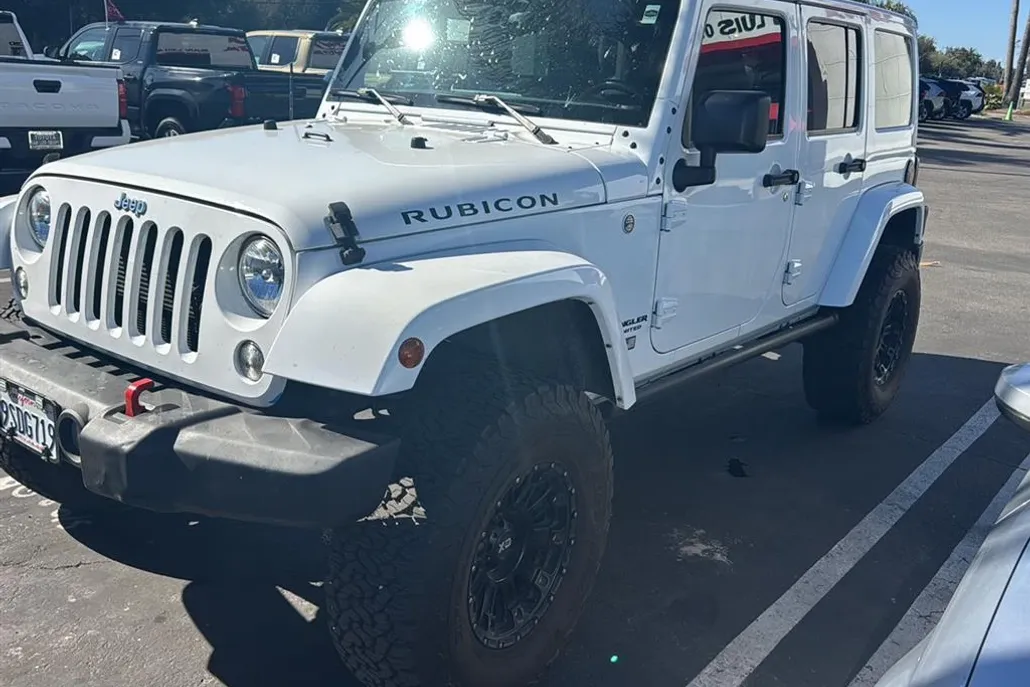 2016 Jeep Wrangler Unlimited Rubicon photo 1